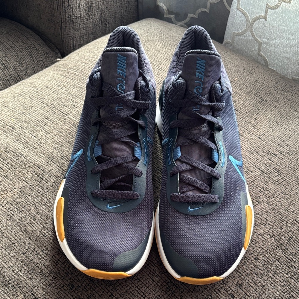 Nike Men's Dark Gray and Blue Sneakers